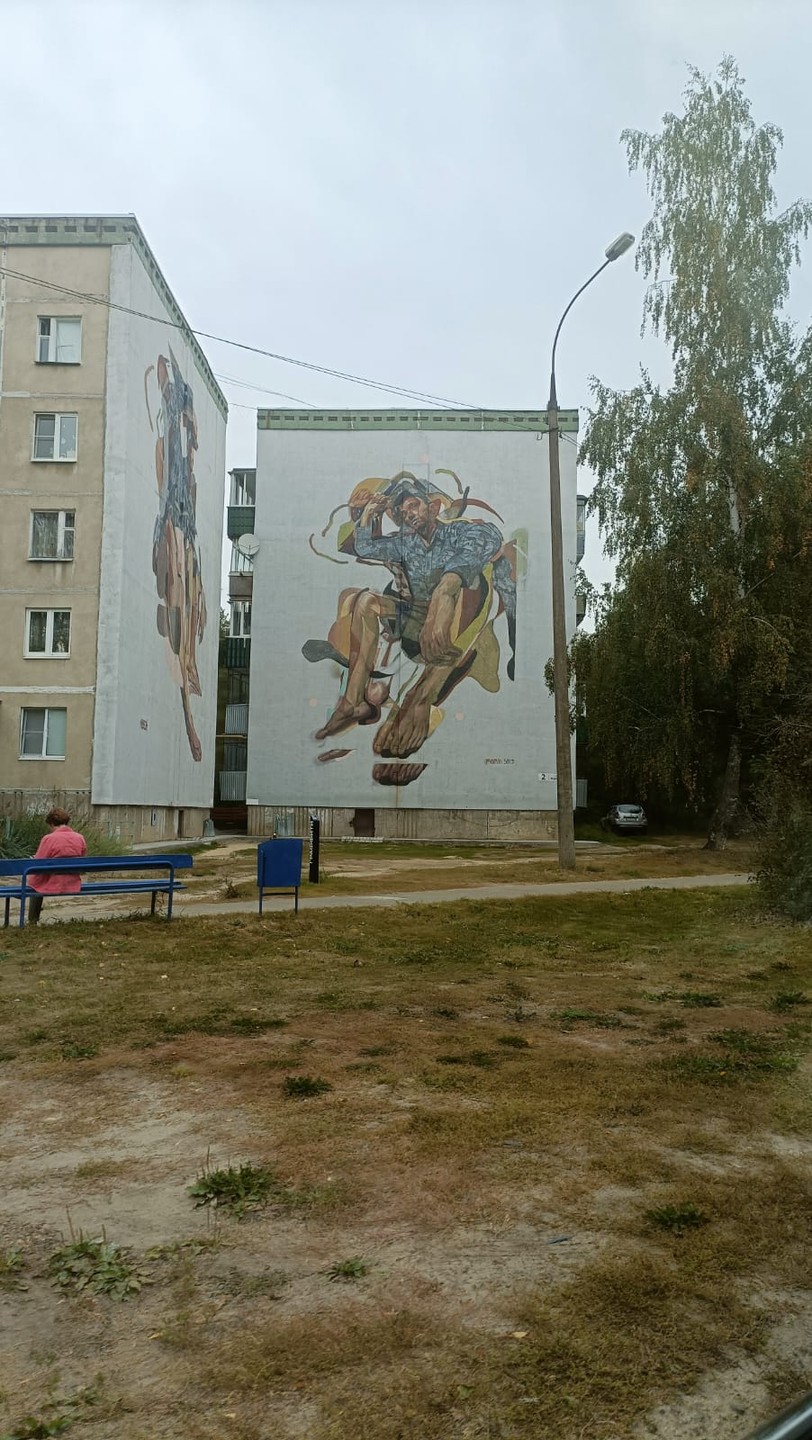 Замечательный город и замечательная экскурсия с замечательным Александром! И по городу проехали, и в красивых парках