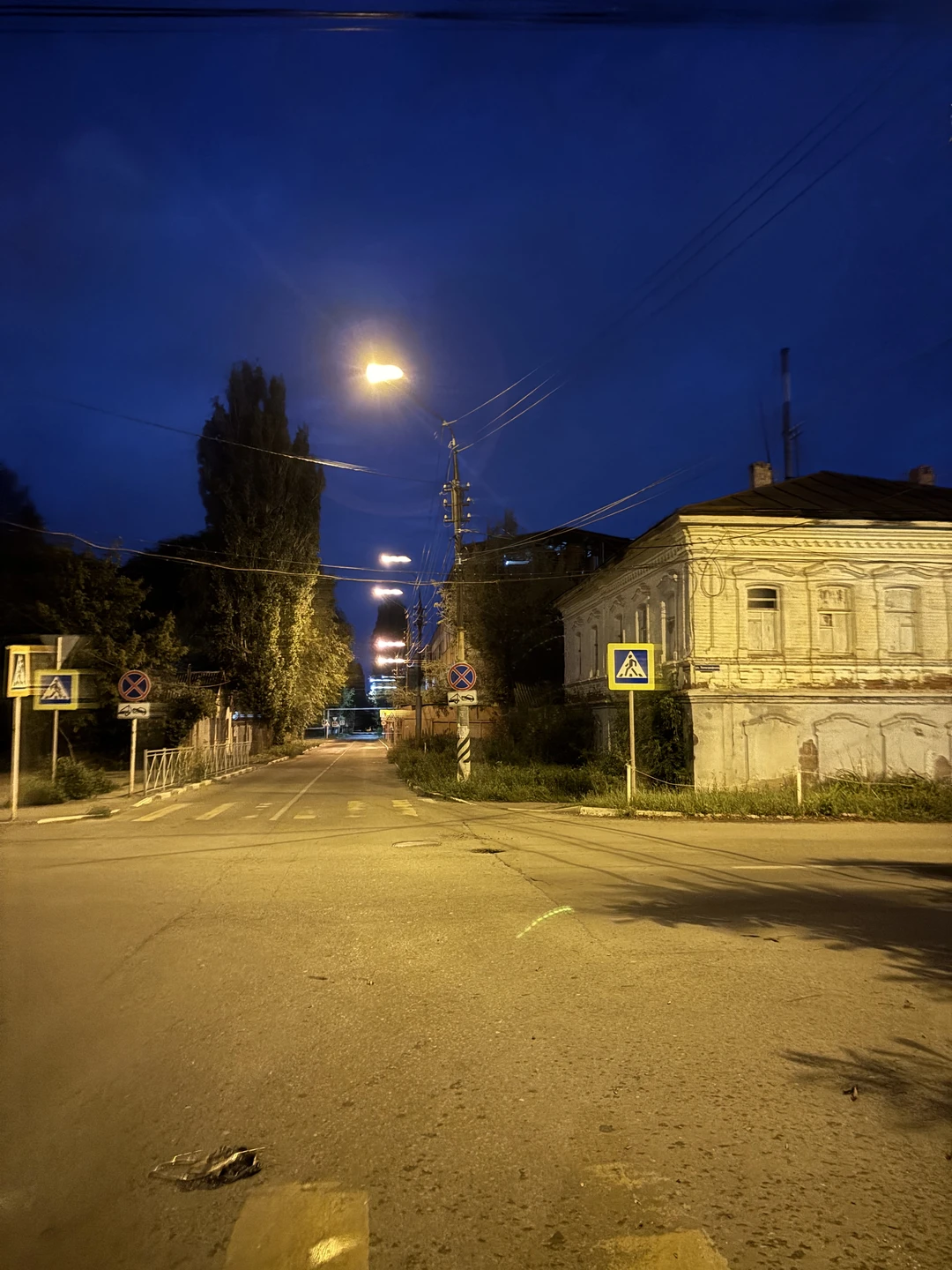 Большое спасибо Юлии за волшебную экскурсию по вечернему Энгельсу! Несмотря на дождь, отлично прогулялись по центру