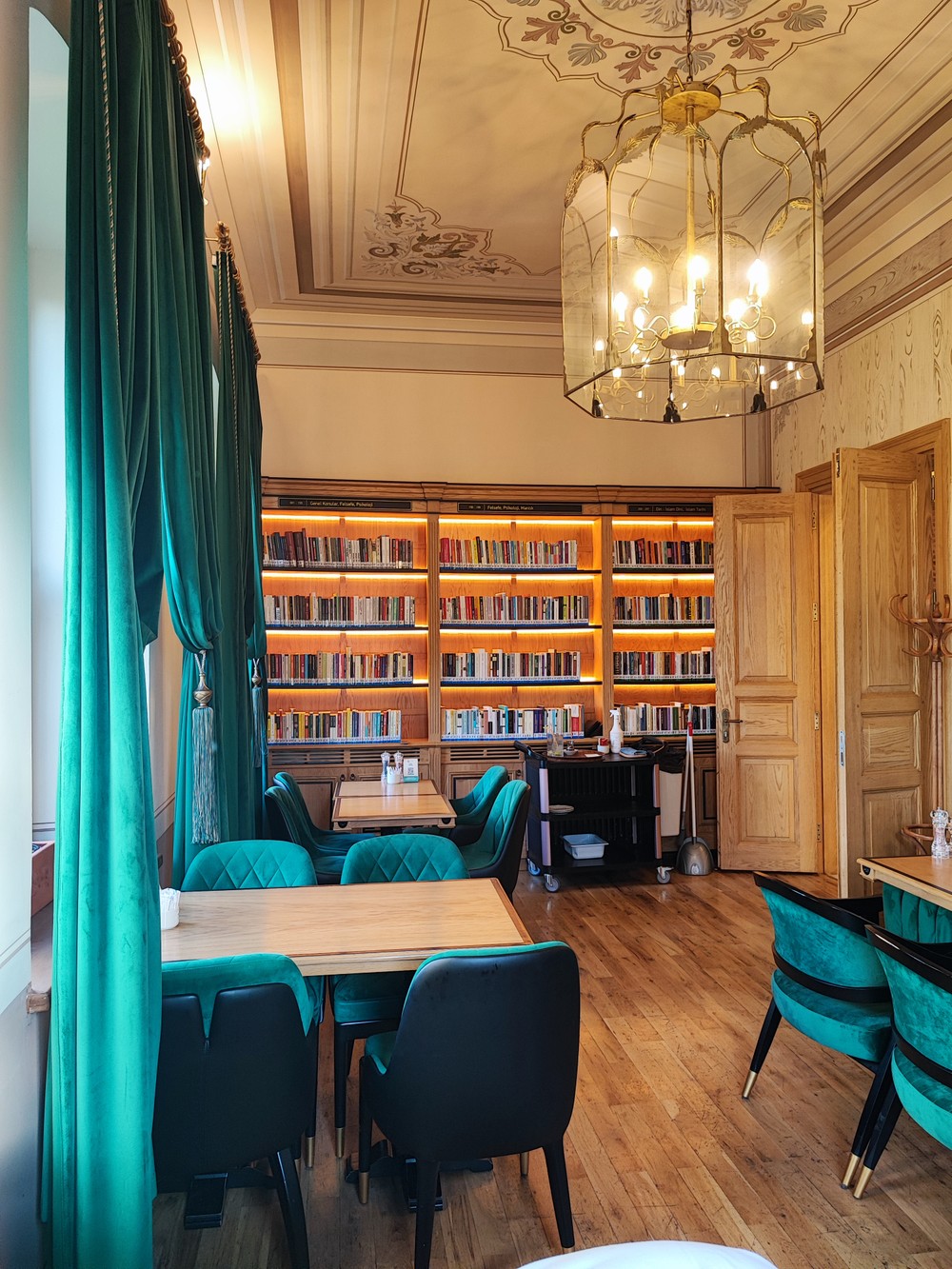 Всё самое интересное на Азиатской стороне Стамбула на автопешеходной прогулке (6/14)