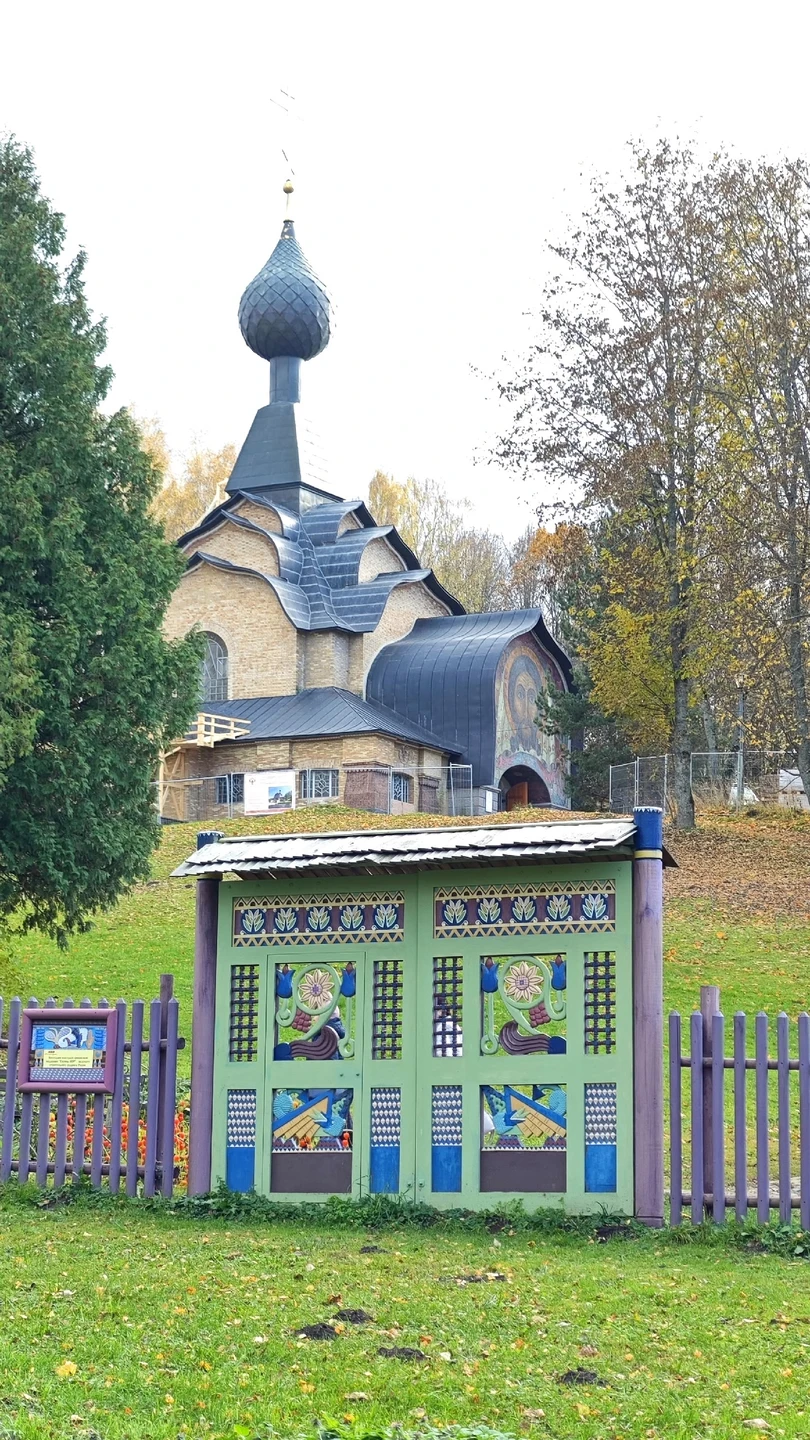 Остались очень довольны. Виталий приятный, эрудированный рассказчик. Слушали б и слушали. Спасибо огромной за несказанное удовольствие