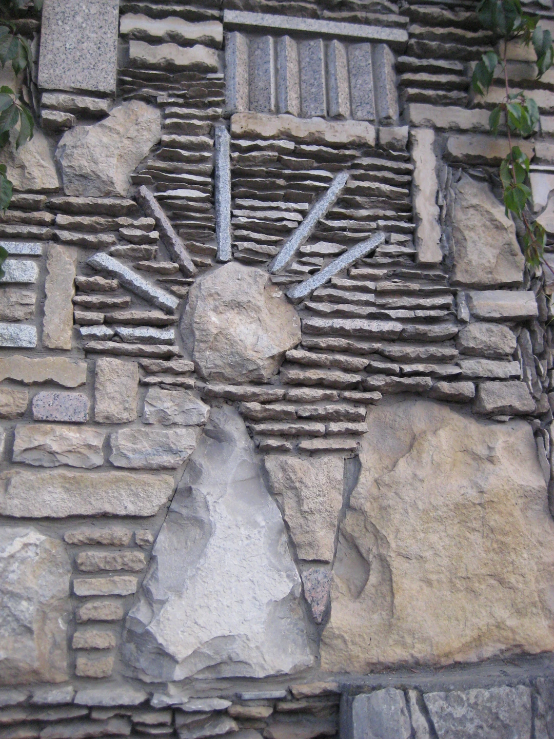 Были на экскурсии 07.10.2025г. Хочу сразу отметить пунктуальность гида, нестандартный формат проведения экскурсии и оригинальную подачу