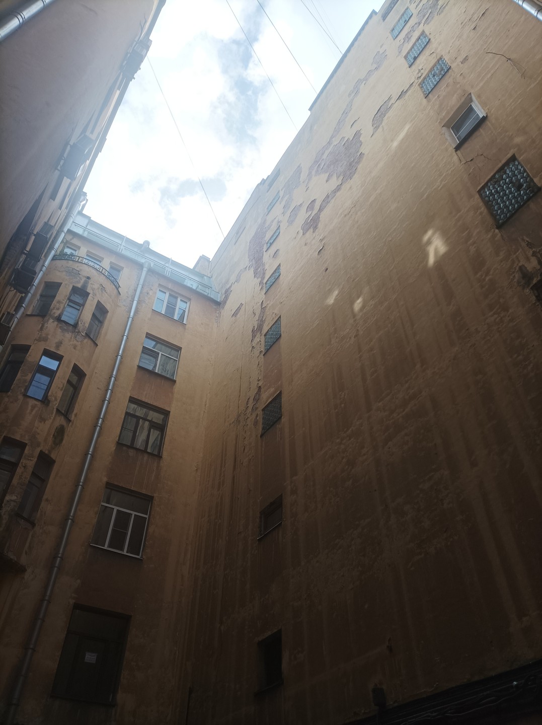 Секреты Петроградской стороны: дворы-колодцы, парадные и доходные дома (Татьяна)