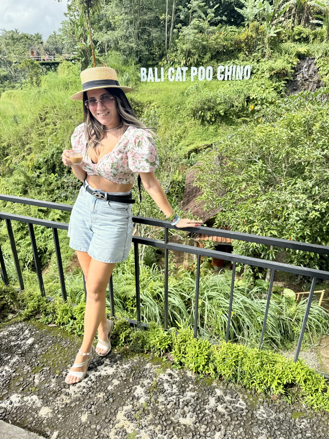 Хотели бы выразить огромную благодарность Густи за прекрасные 2 дня в его компании. Были на экскурсии «все краски Бали» и ездили с ним на Нуса Пенида