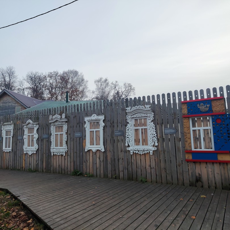 Нашим гидом была Светлана. Она рассказала об истории города, показала ключевые достопримечательности, ответила на все вопросы