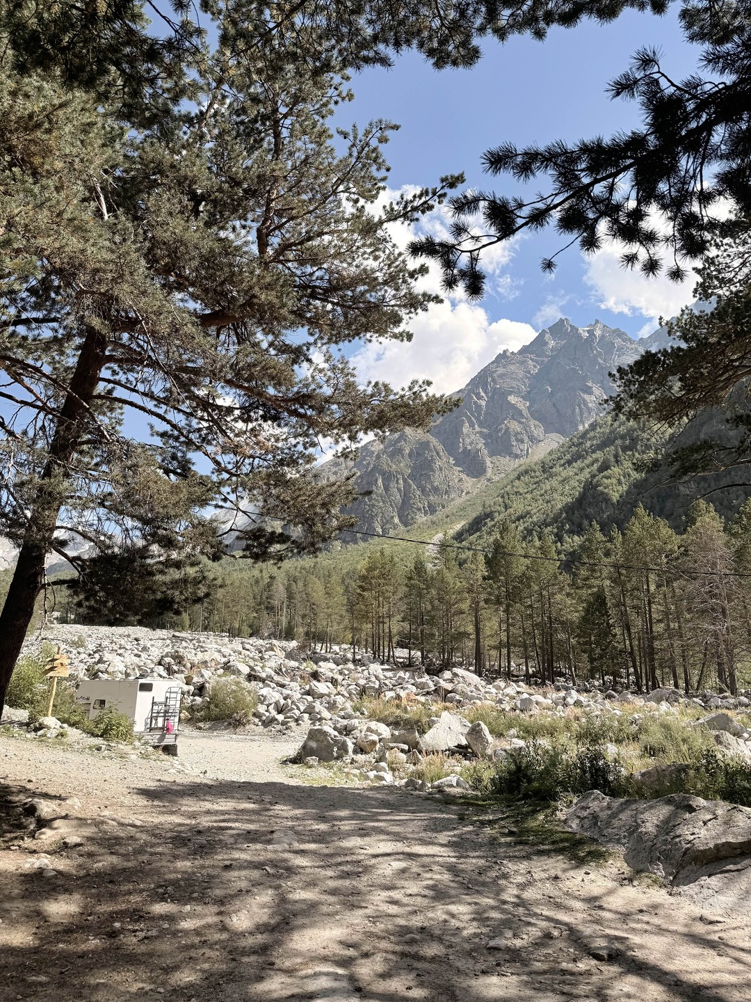 Поход в ущелье Адылсу с Кариной стал для нас настоящим открытием и подарил нам не только