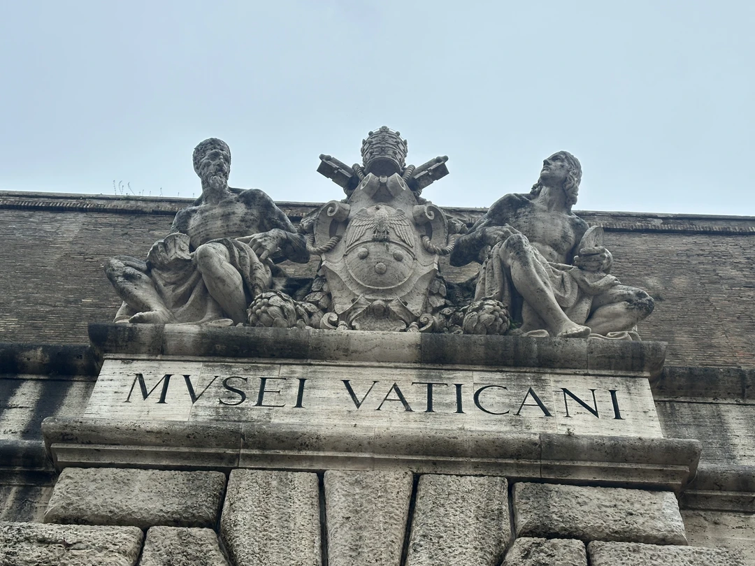 Потрясающая экскурсия! Гид-профессионал Максим! Много интересной информации! Много эмоций! Незабываемая экскурсия! Обязательна к посещению в Риме