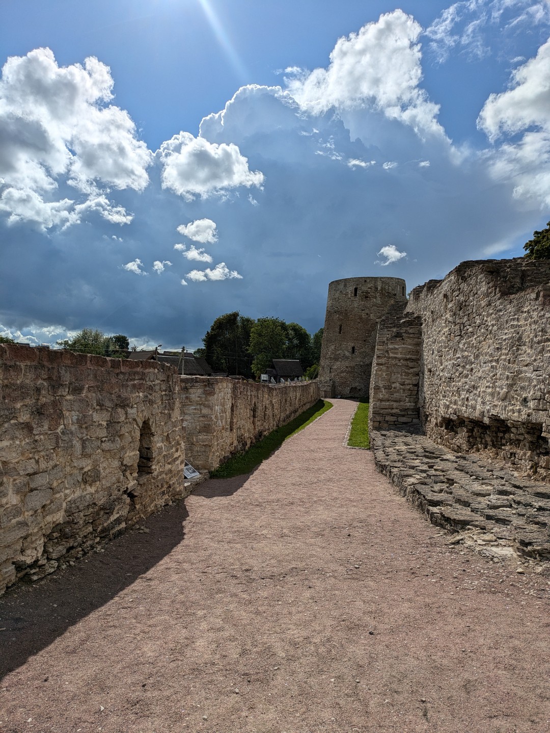 Псков, Изборск и Печоры: групповая авто-пешеходная экскурсия (Александра)