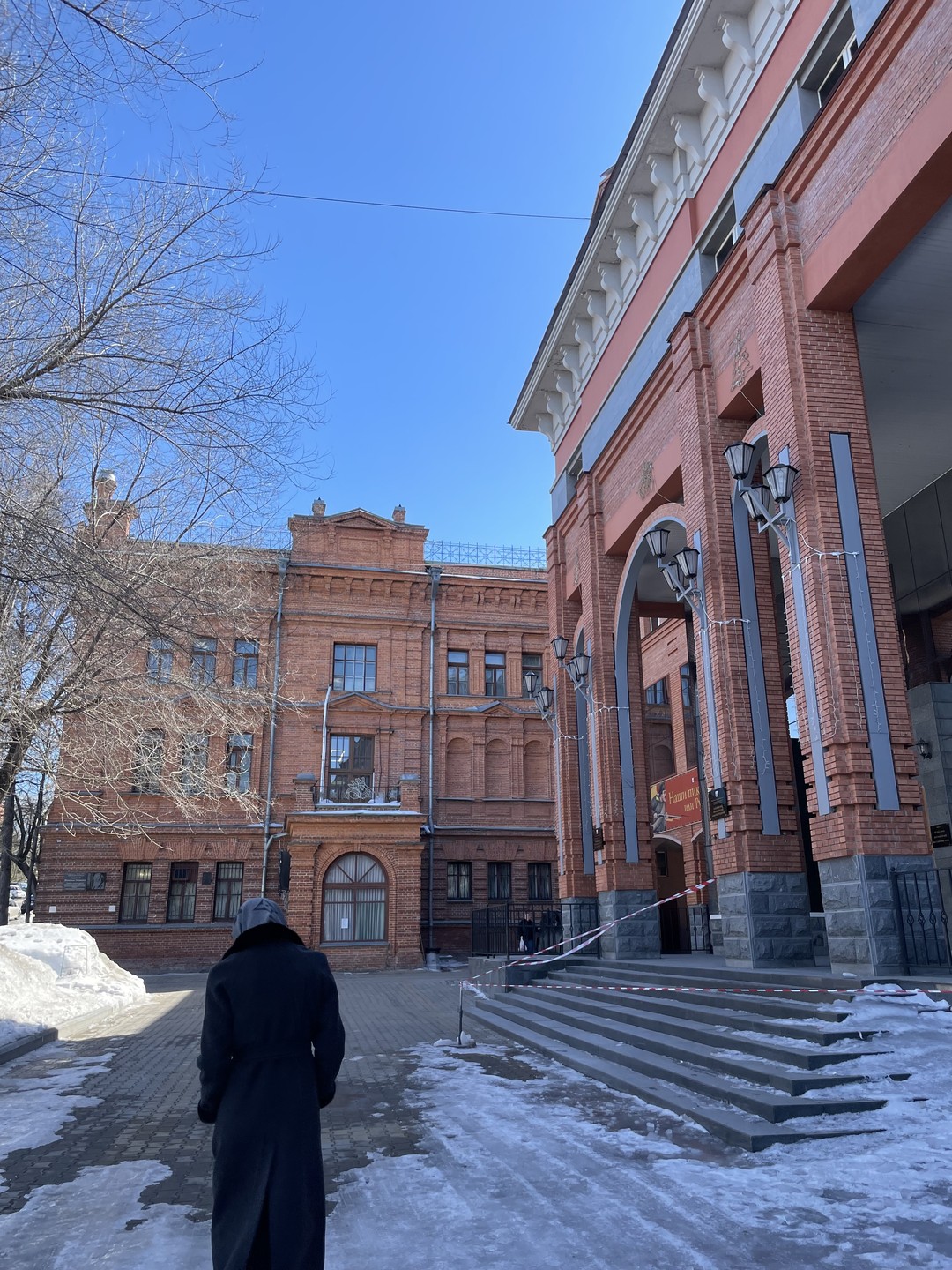 Очень приятный экскурсовод, много знает. Владеет материалом