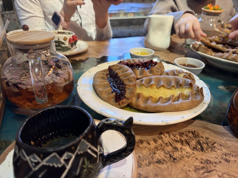 Прекрасное мероприятие - и рассказ о калитках, и небольшие секреты приготовления, и работа руками. Образцовый мастер-класс