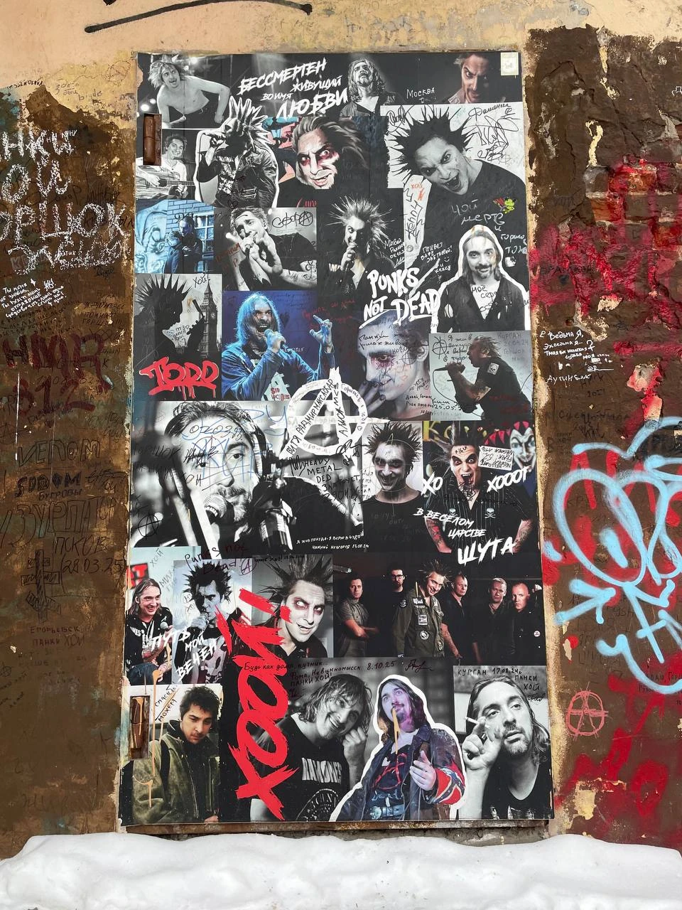 Очень интересная и содержательная экскурсия, много локаций, интересная информация, отличная подача, много фактов и интересных мыслей