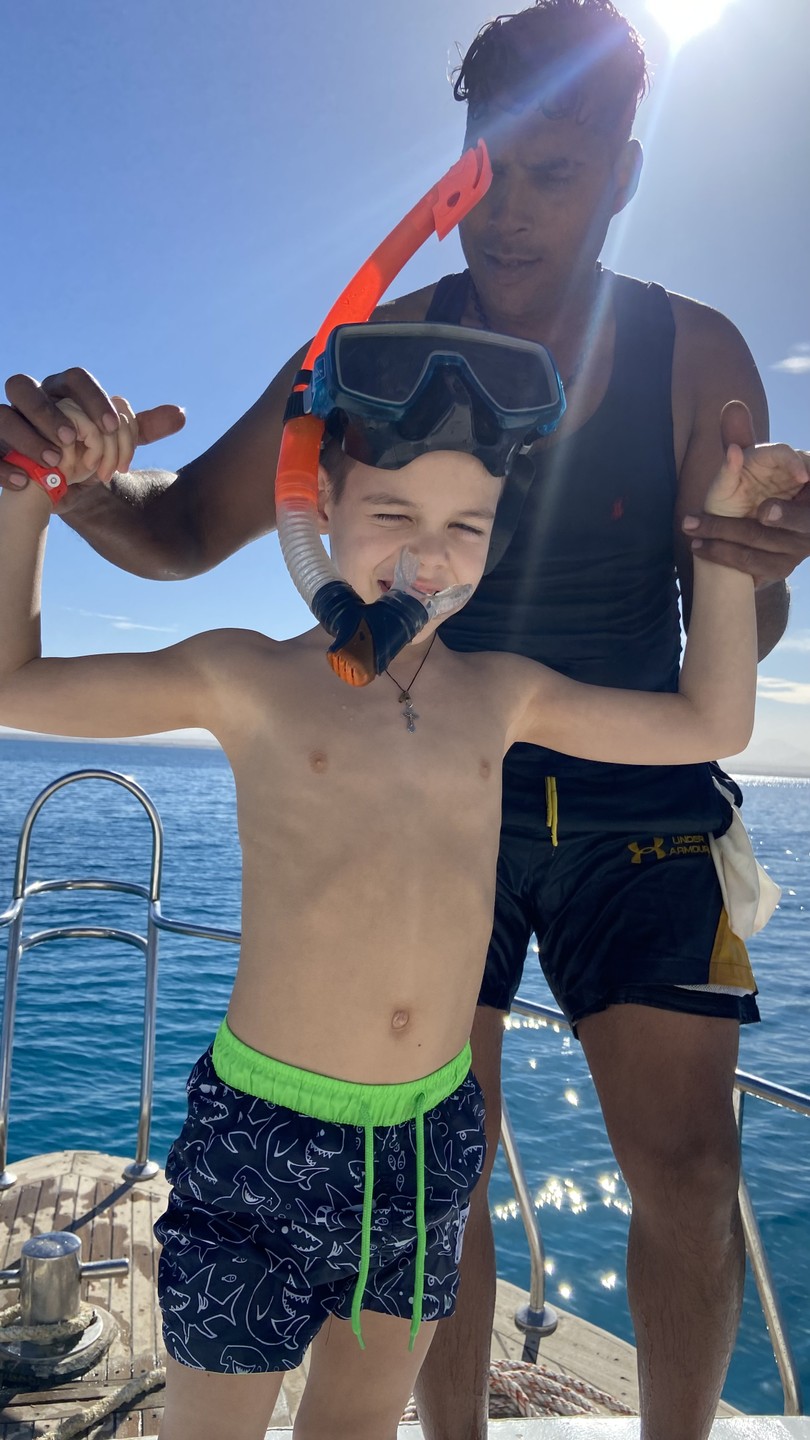 Мы прилетели 11.01 а утром 12го уже ехали на экскурсию. За нами приехала Машина, забрали нас