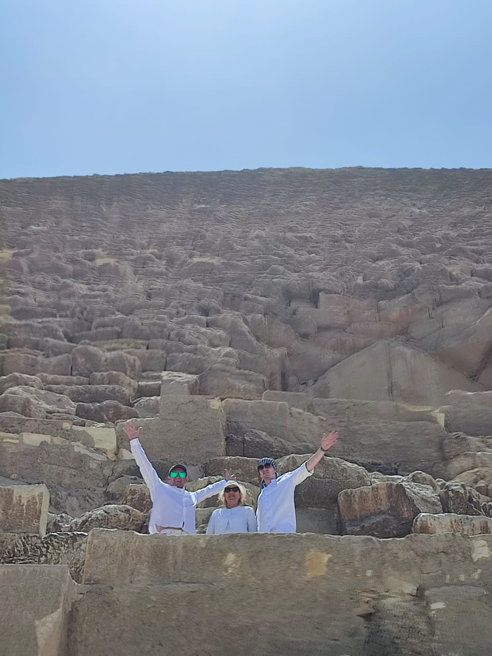 Отлично организованная экскурсия из Шарм-эль-шейха. Ночью в условленное время приехал комфортный микроавтобус. Дорога заняла около 6