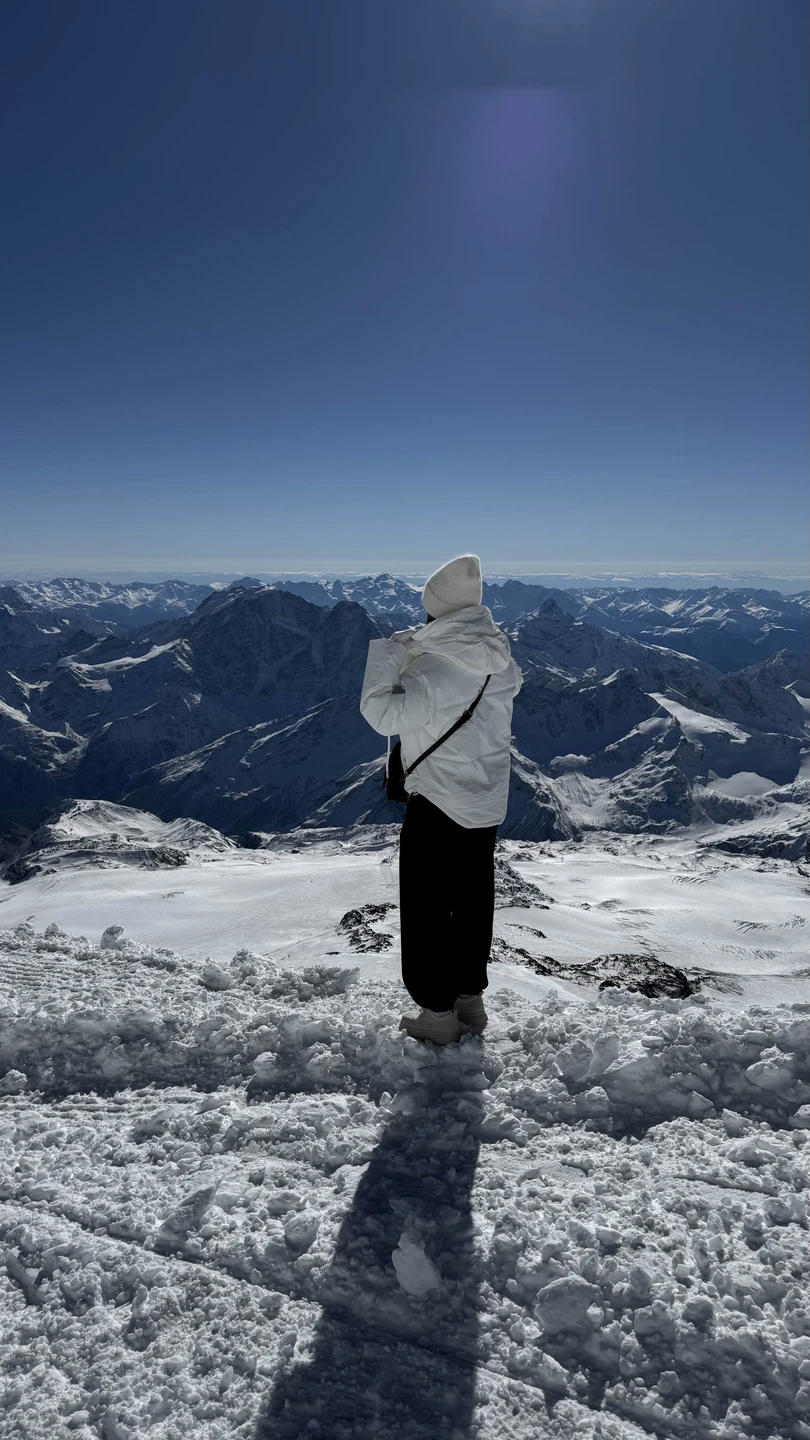 Ездила на экскурсию с гидом Сергеем. Экскурсия прошла замечательно, Сергей очень хороший рассказчик и интересный человек