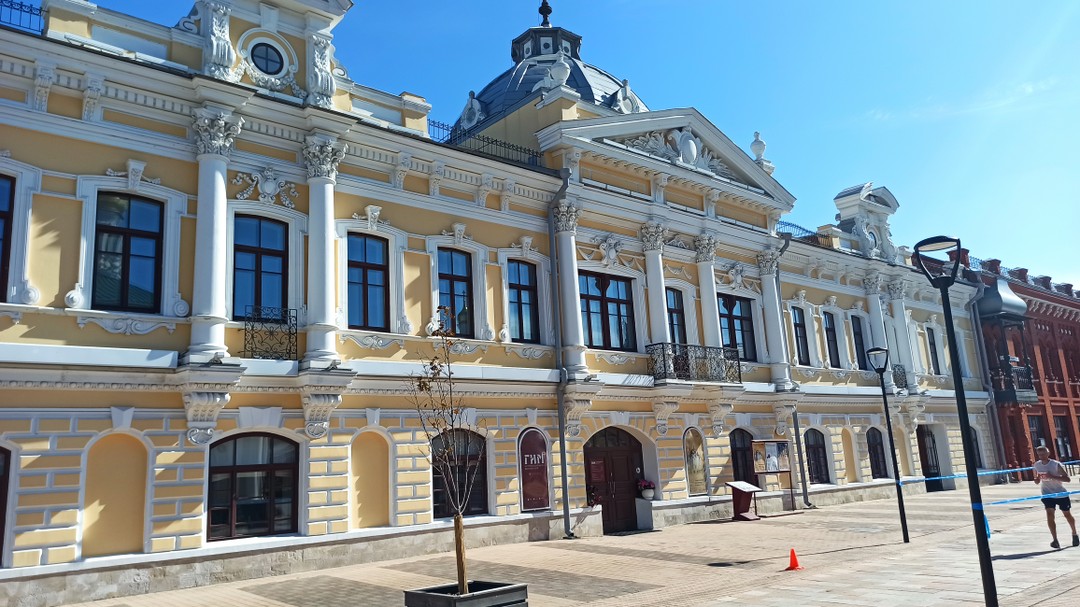 Экскурсия проводила Лилия.