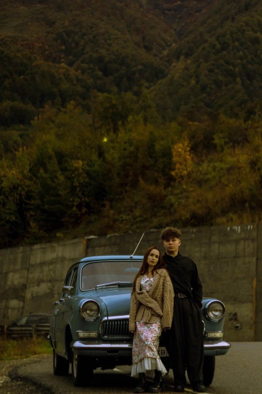 Впервые решили пойти на фотосессию и одновременно послушать истории мест, которые увидим по дороге. Это было