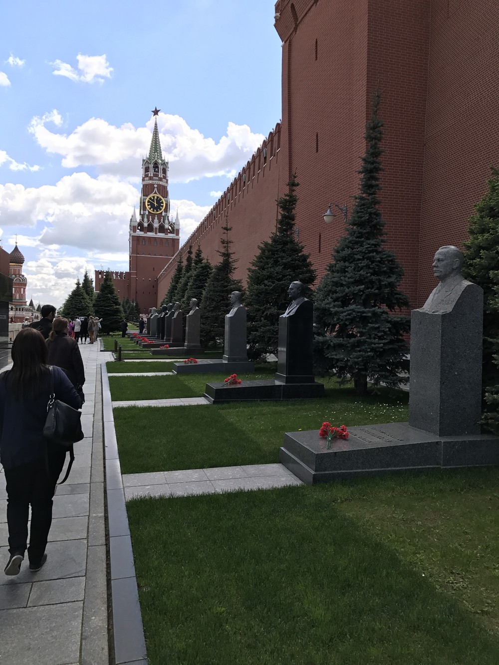 Красная Москва. По центру города — со специалистом по марксизму-ленинизму в мини-группе (7/8)