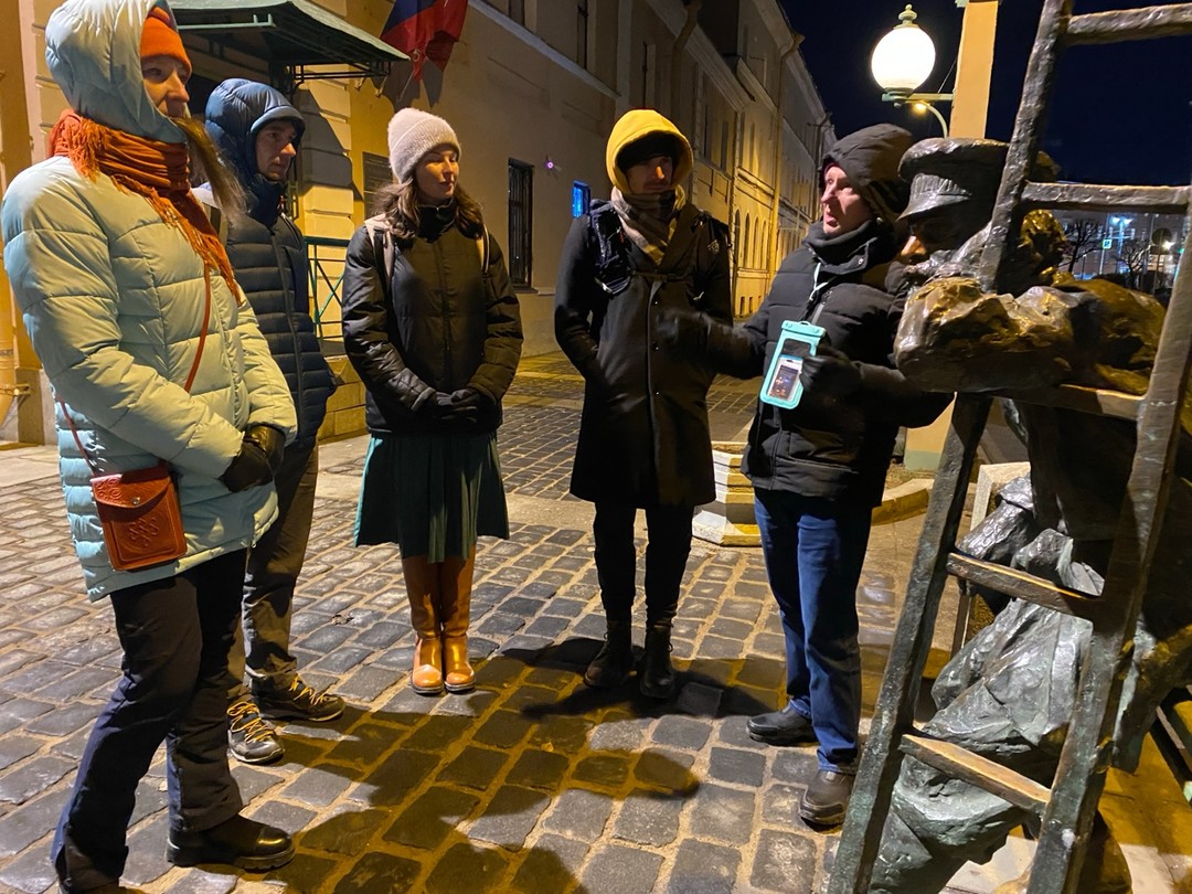 Алексей проводил для нас праздничную экскурсию в мой день рождения, и это было чудесно! Интереснейший структурированный