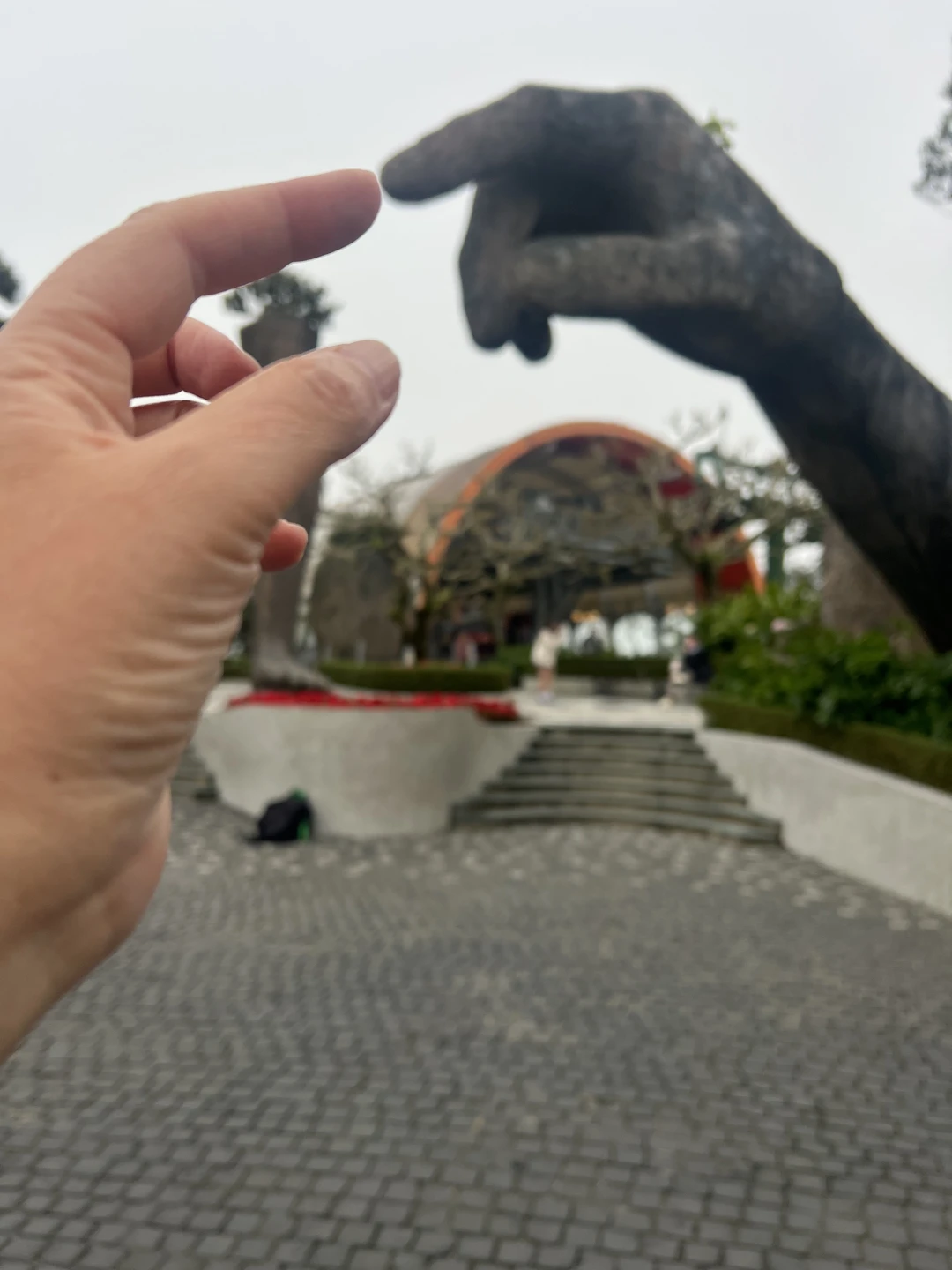 Вернулась с экскурсии очень довольная. Само место, надо сказать, больше для переключения внимания от каких-то серьезных