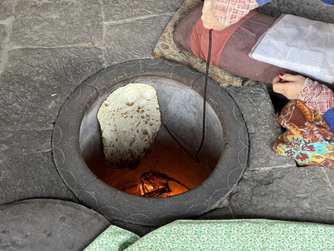 Нам посчастливилось побывать на экскурсии с Айком и Мариам. Спасибо большое ребятам за душу и любовь