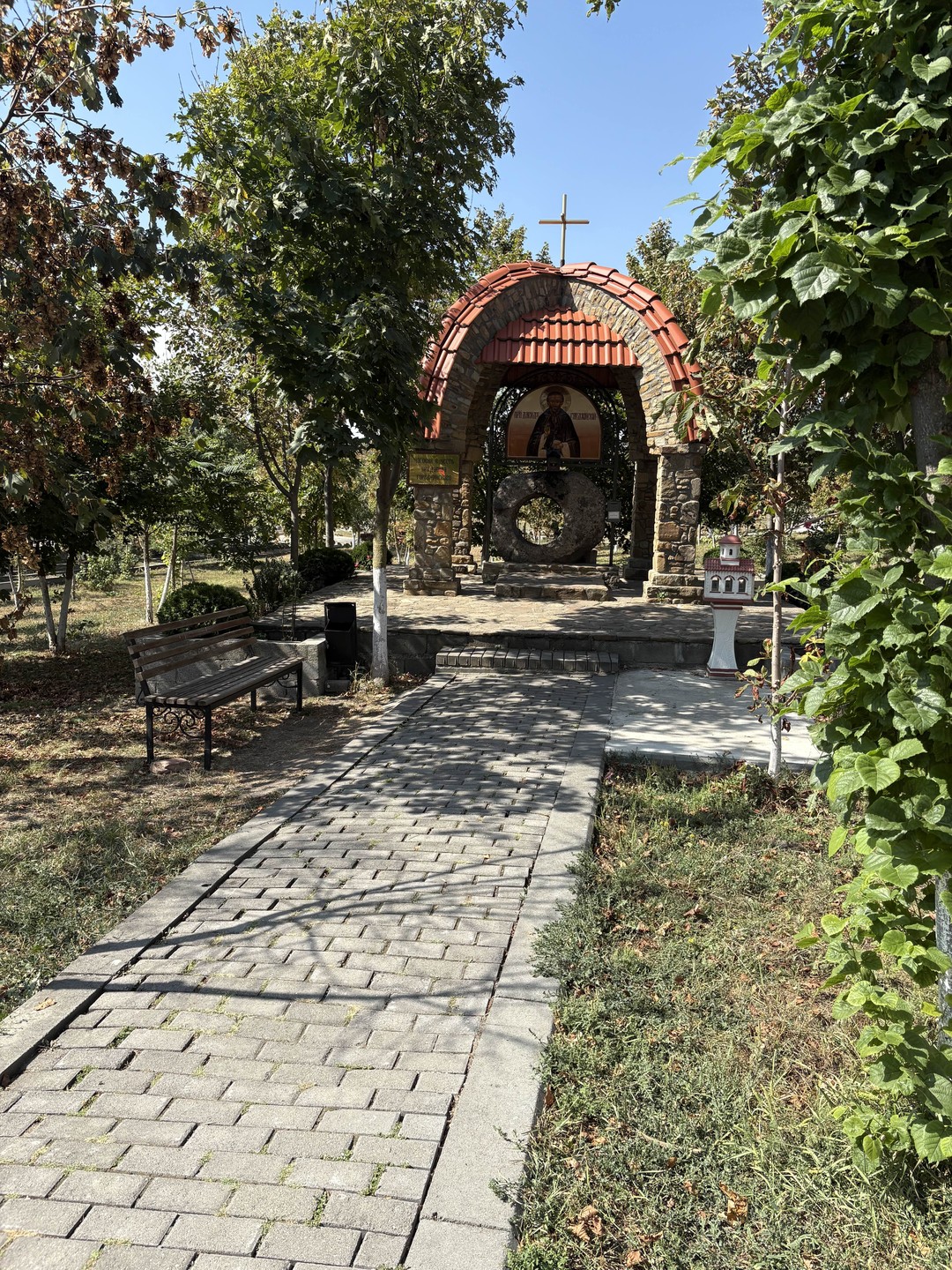 Мария прекрасный экскурсовод, было очень интересно, спасибо! И за подарок тоже)))