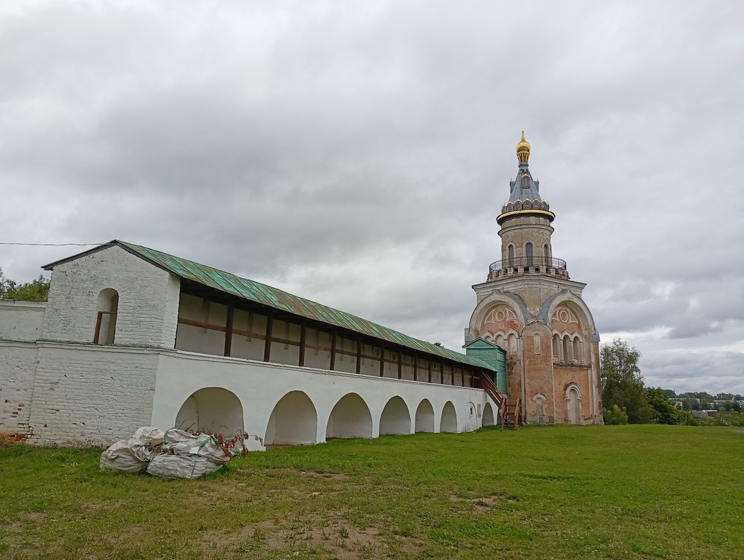 Спасибо большое Павлу за экскурсию. Мы узнали историю Торжка, много интересных фактов, легенд. Рассказ был лёгкий