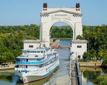 Достопримечательности Волгограда и прогулка на теплоходе
