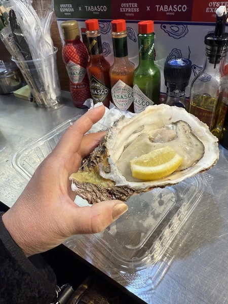 экскурсия очень понравилась. автомобиль был большим и очень комфортным, водитель очень аккуратный и предупредительный. за время