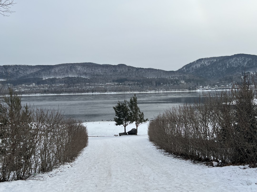 Здравствуйте! Сегодня побывали на экскурсии В Серебряный лог — к древней иконе на скале. Нашими гидами