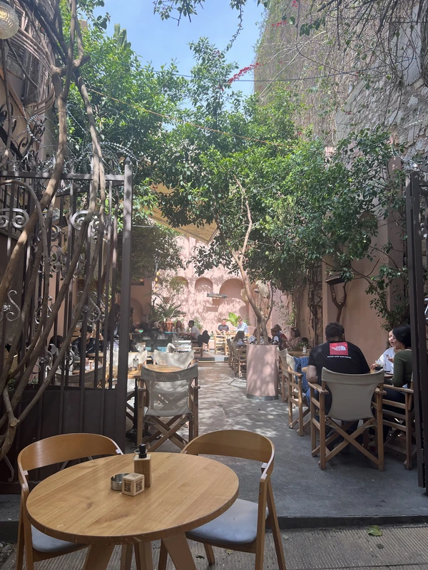 Первая встреча с Афинами