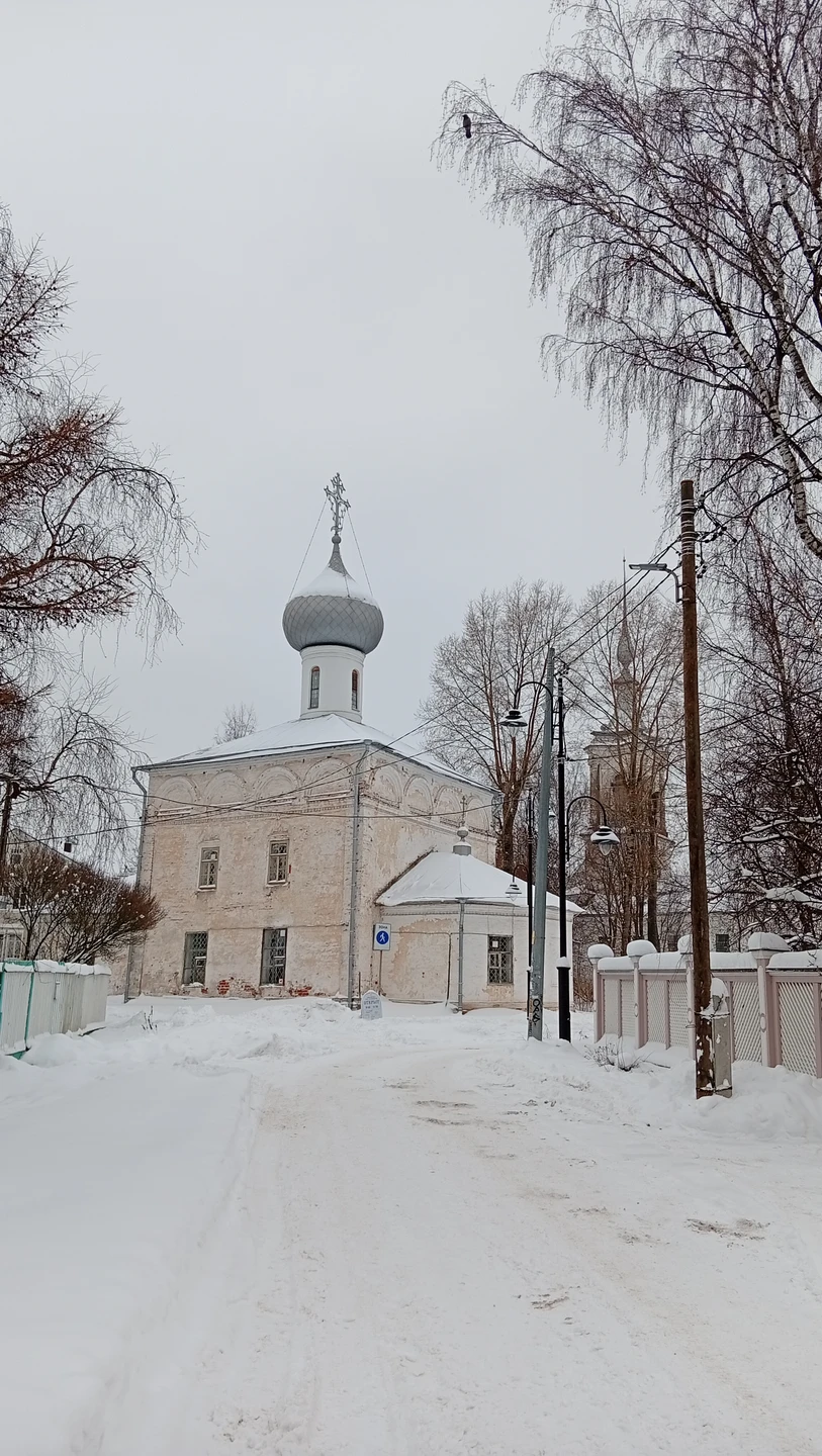 Прекрасная экскурсия и прекрасный экскурсовод. Провели, в том числе, по таким местам, которые бы сам и не нашёл бы