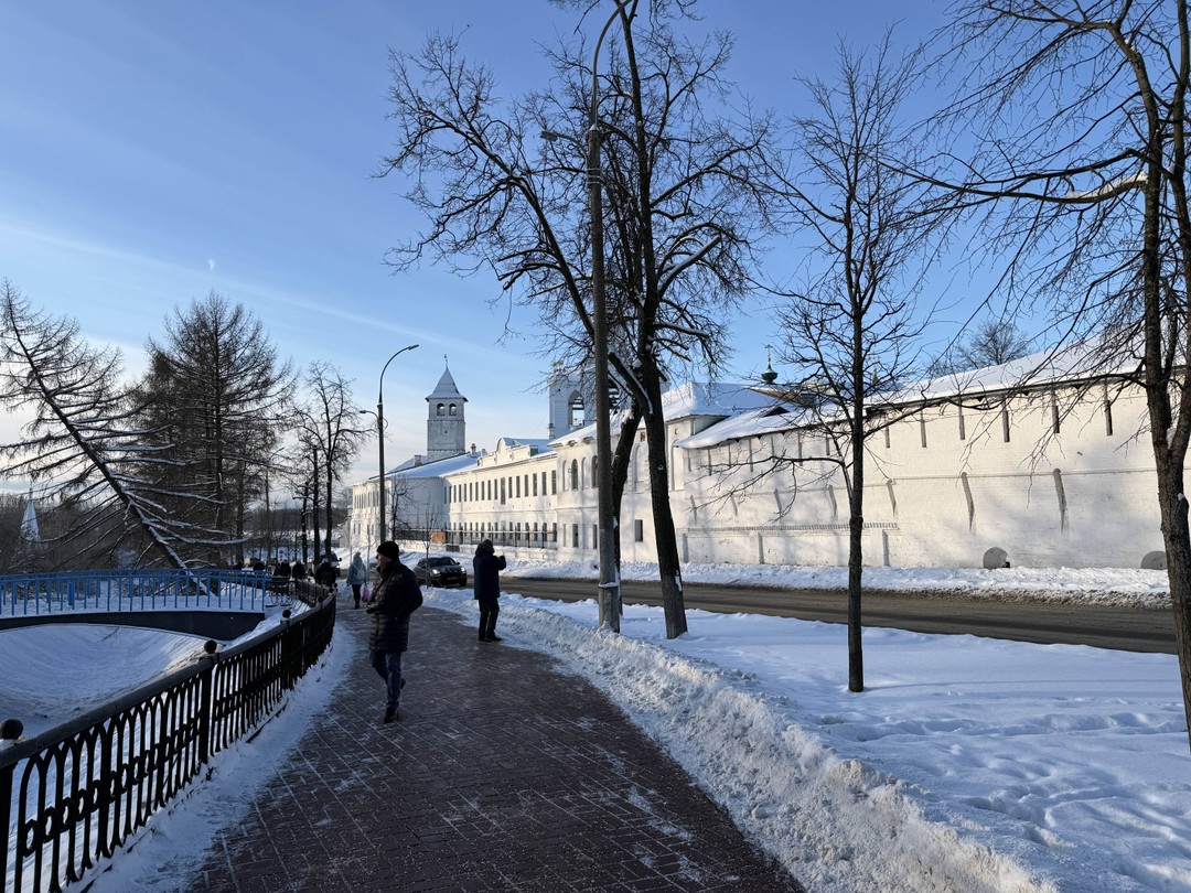 Спасибо Жанне за содержательную и интересную экскурсию! Несмотря на холодную погоду, все прошло отлично и интересно. Были точки обогрева.
