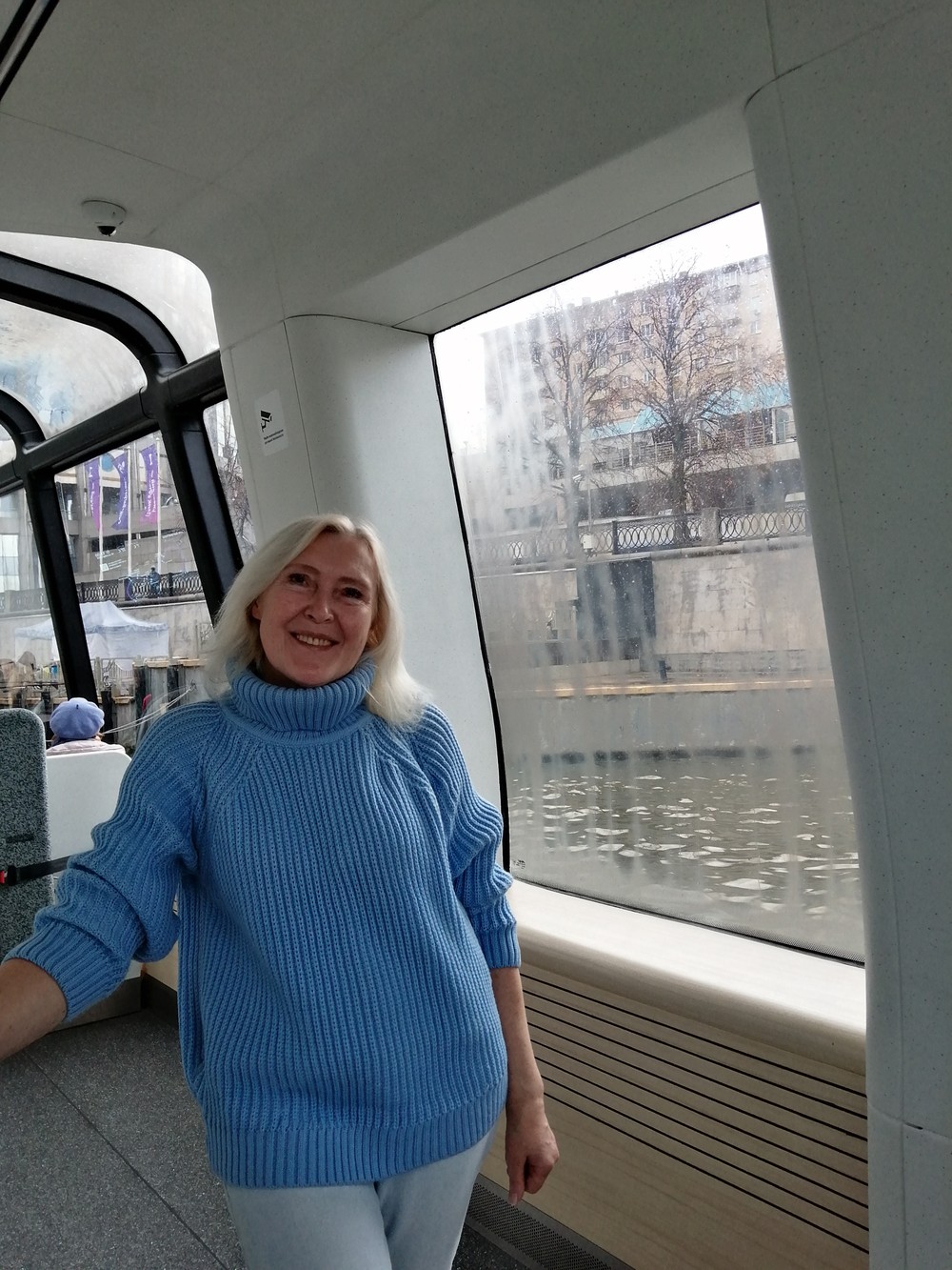 На речном трамвайчике от Киевского вокзала до парка «Фили» (8/12)