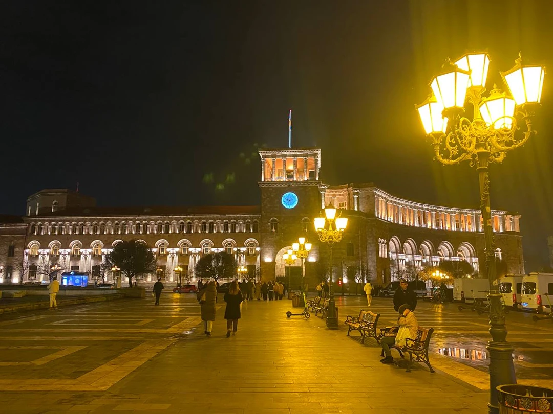 По историческому центру Еревана - с гидом-историком (Мария)