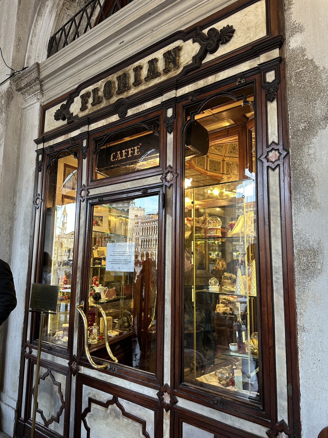 Знакомство с Венецией прошло на высшем уровне через Татьяну! Очень интересно! Очень комфортно с этим человеком на экскурсии! Рекомендую всем!