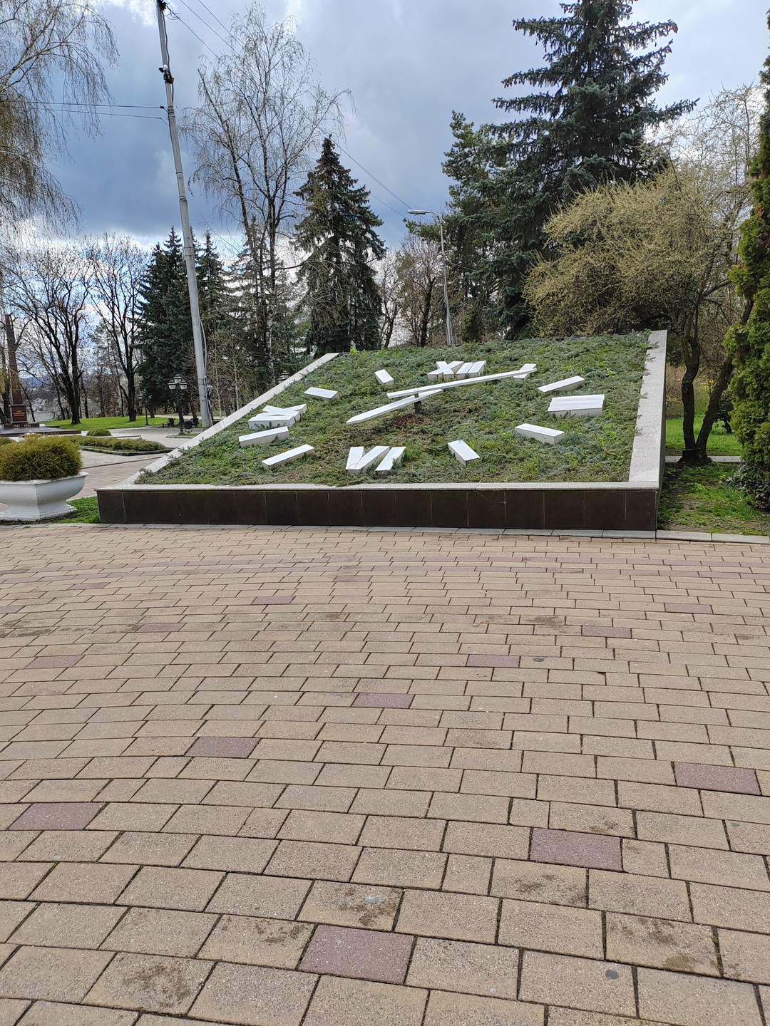 Можно просто самим погулять по городу и посетить туристические локации, но мы не прогадали, что решили