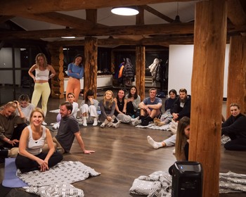 Теория, практики, медитация, гвоздестояние