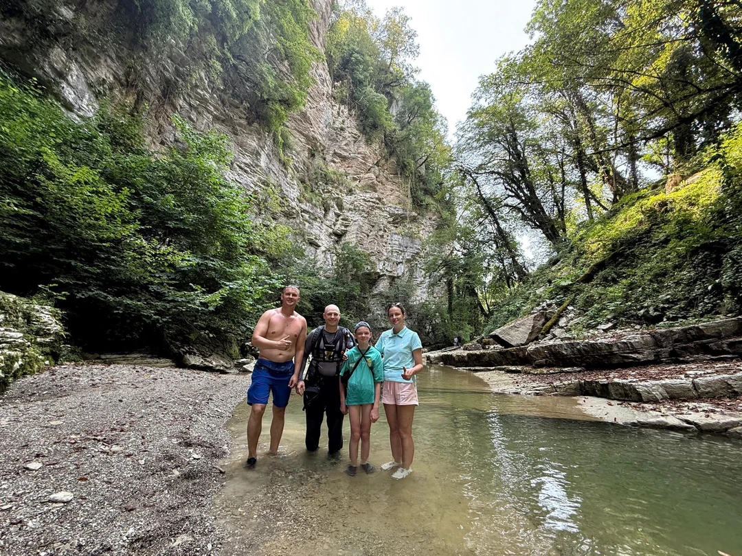 Ходили четвером на Каньон Псахо, я, жена и двое детей с инструктором Павлом. Очень нам понравилось