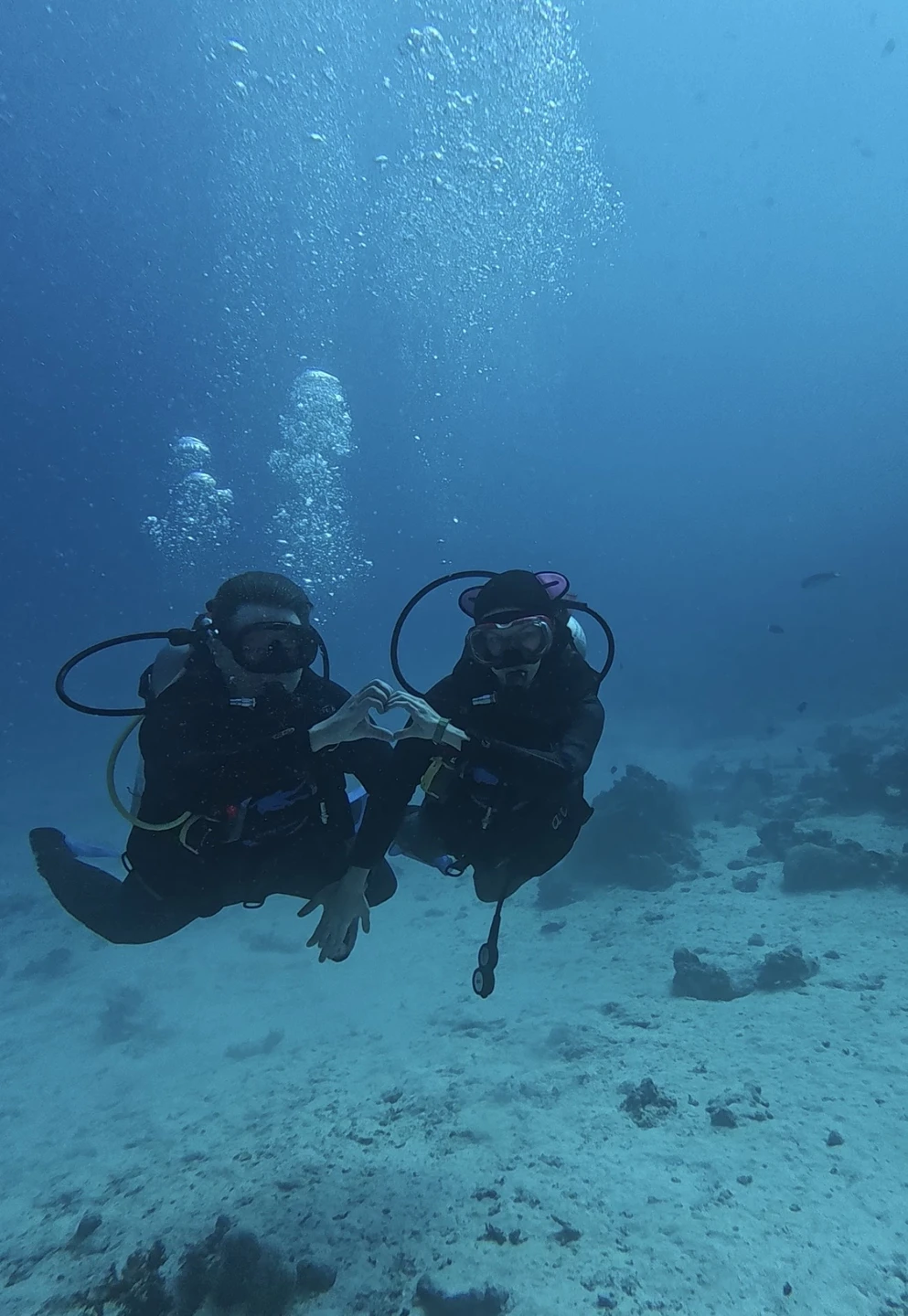 Вадим максимально комфортно познакомил нас с подводным миром и культурой дайвинга. Настолько трепетного подхода со стороны