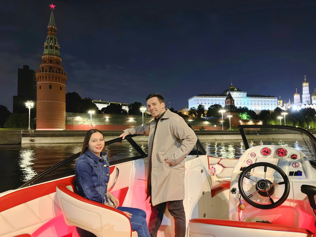 Сверкающая Москва: ночная прогулка на катере