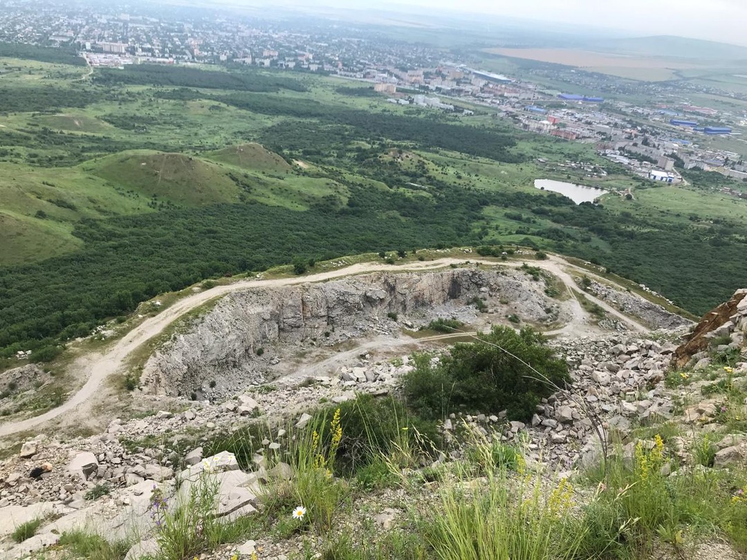 Олег, спасибо! Прошло уже несколько лет, а мы вспоминаем поездку в КМВ с радостью, и, конечно же, хотим вновь приехать! Спасибо Вам!