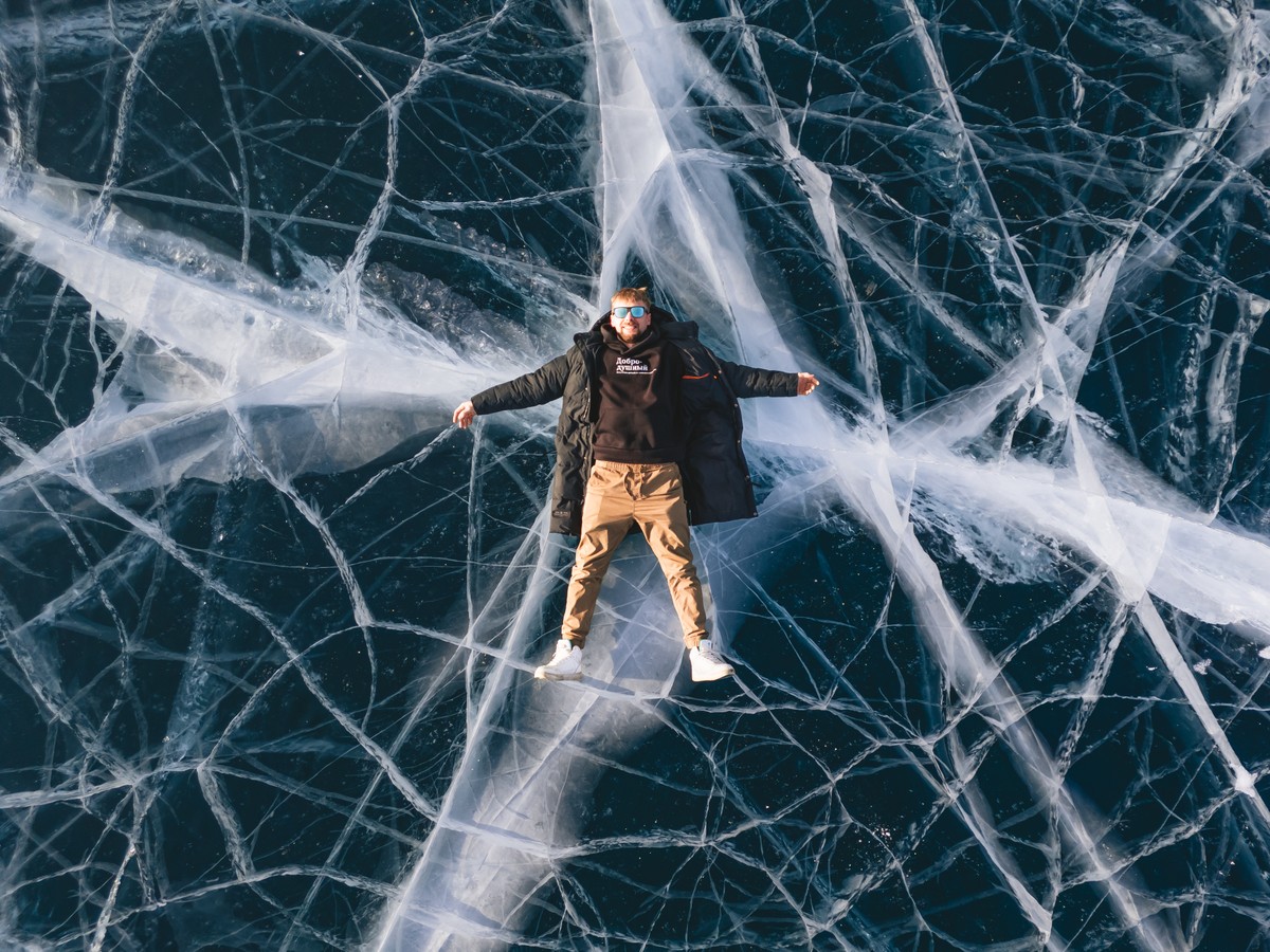 Тур «всё включено» на Байкал в мини-группе: хрустальный лёд, Листвянка, Ольхон и мыс Хобой