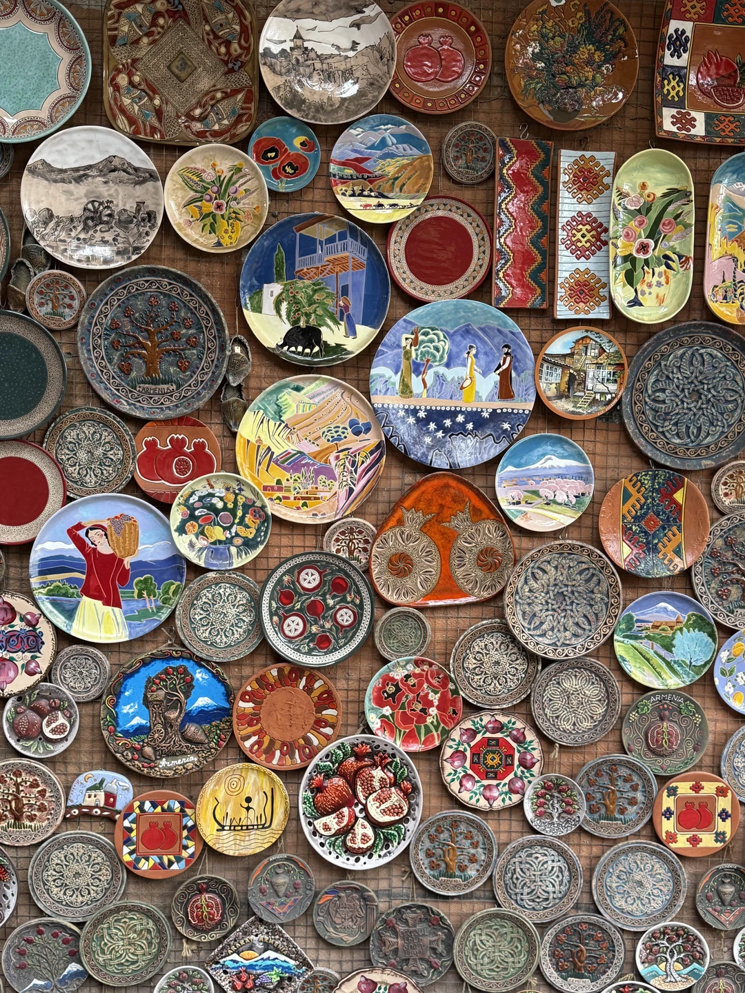 Отличная экскурсия, прекрасный гид Арам. Были как популярные достопримечательности, так и неочевидные, но очень интересные места