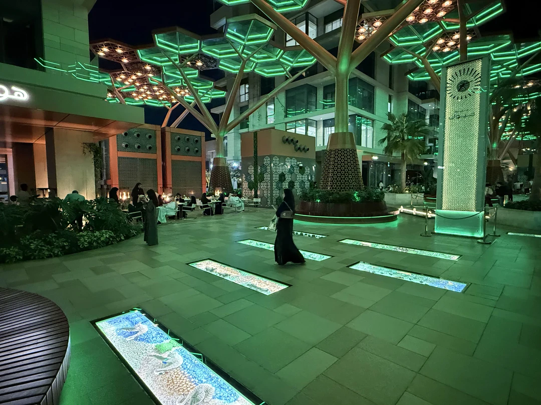 Очень понравилась экскурсия. Венера отличный рассказчик, водитель и собеседник. Атмосфера прекрасная. Всю экскурсию было ощущение, что