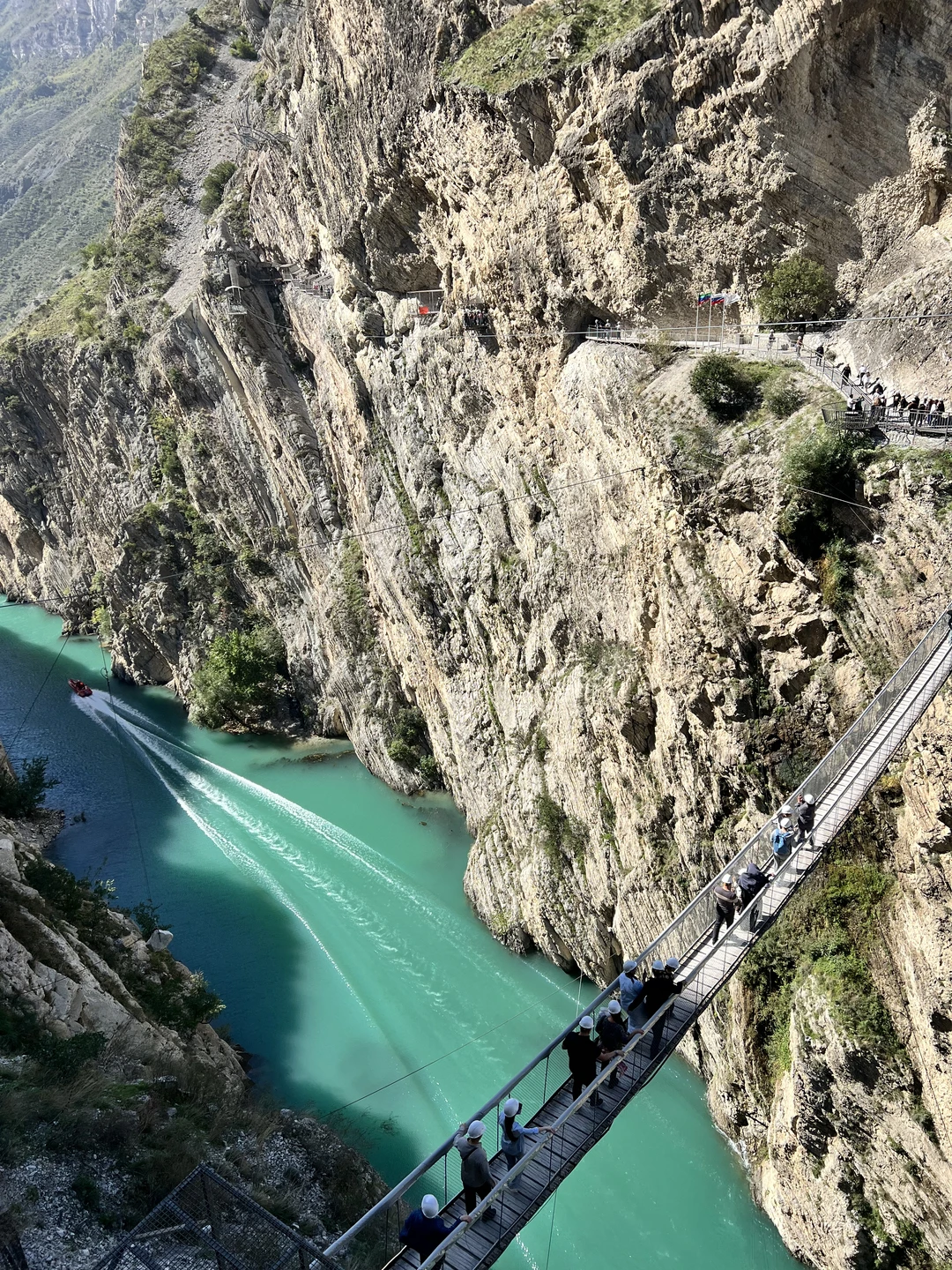 Все было замечательно! 🩵 Красиво, интересно, насыщенно, комфортная программа без суеты, без задержек. Очень вкусный обед!