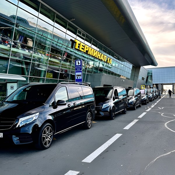 Трансфер из аэропорта Москвы на Mercedes-Benz V-класса