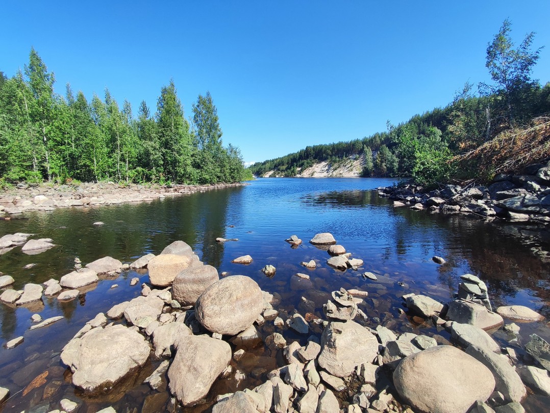 Изначально было немного волнительно, это была наша первая экскурсия в незнакомом месте и с незнакомыми людьми,