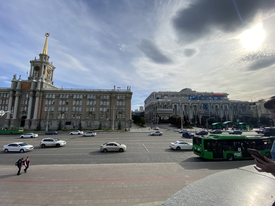 По Красной линии Екатеринбурга с одним из ее хранителей (Елена)