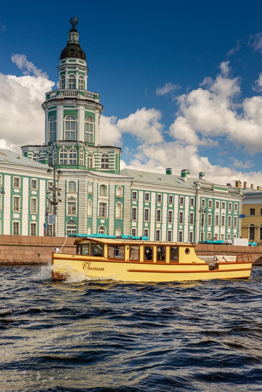 Фото к экскурсии Северная Пальмира с борта катера в стиле 19 века