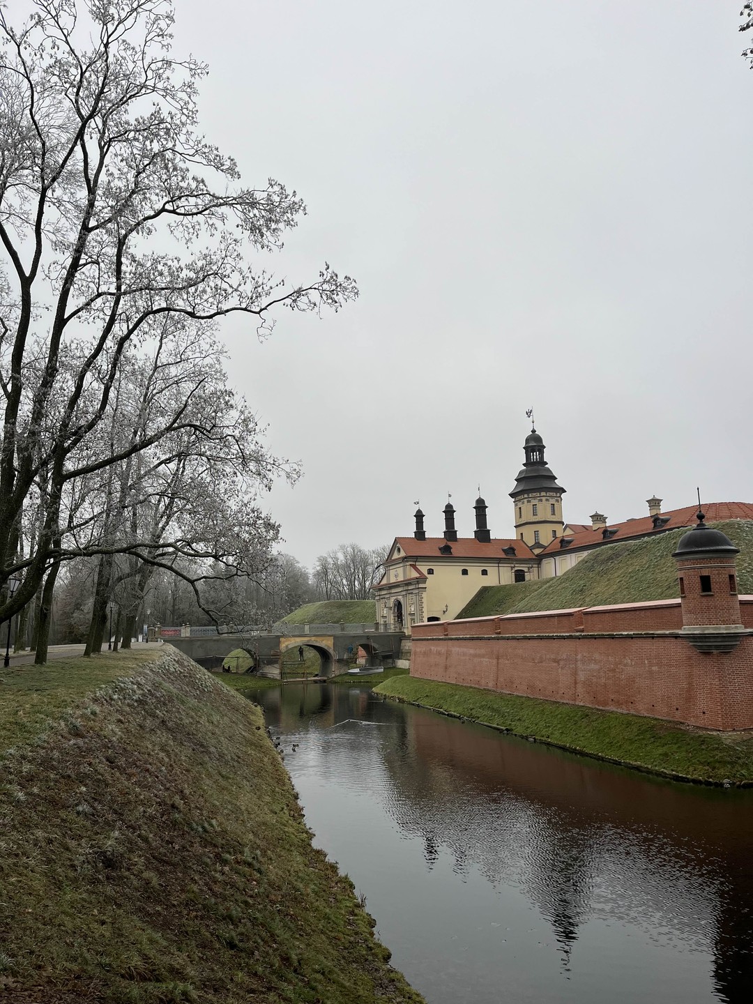 Прилетели в Минск буквально на несколько дней и захотели увидеть что-то кроме города, чтобы впечатления были