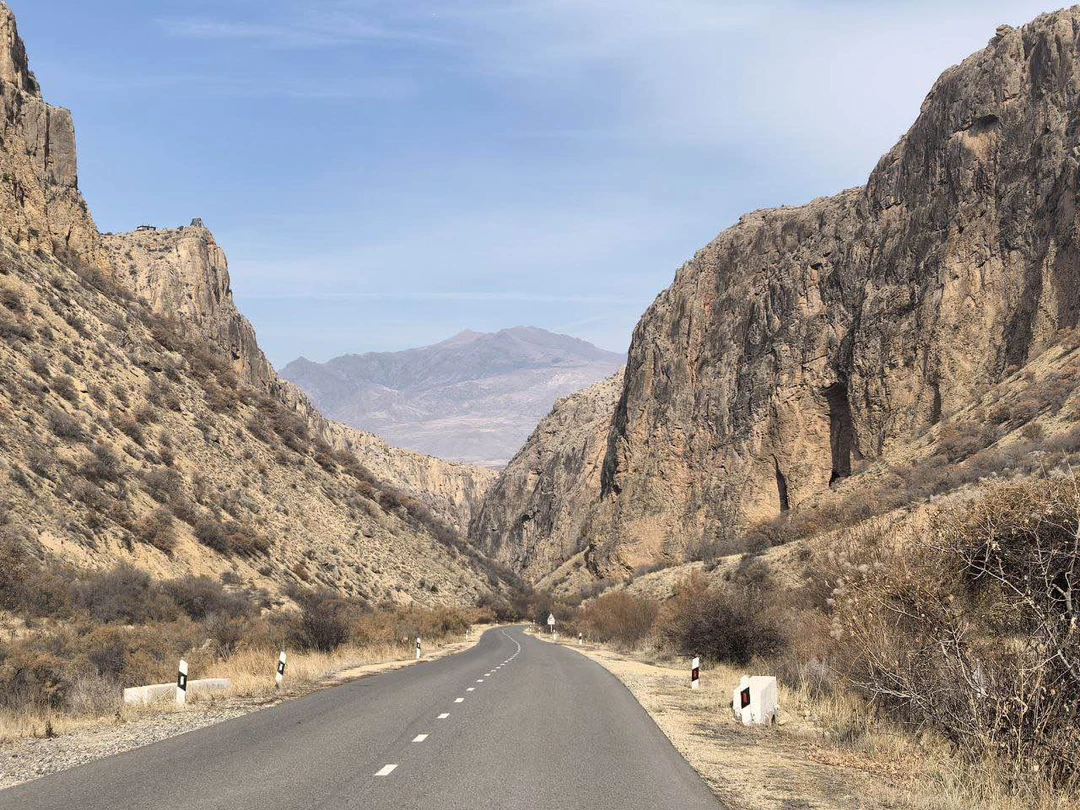 Брала экскурсии к Татеву и на Севан/Дилижан. Все понравилось! Спасибо Артуру и Гургену за отличные экскурсии и красивые фотографии!